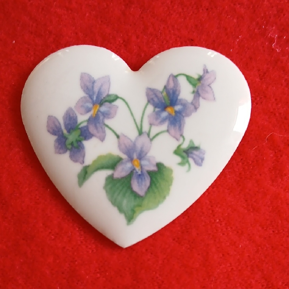 Avon White Heart Brooch with Purple  Violette Floral Design